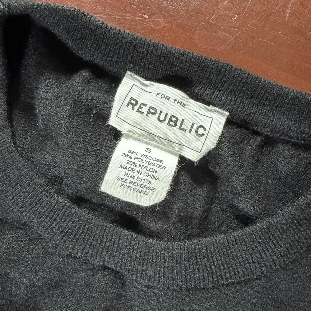 Heart Sweater Black 5 Rows Colorful Hearts Size Small - Picture 7 of 8